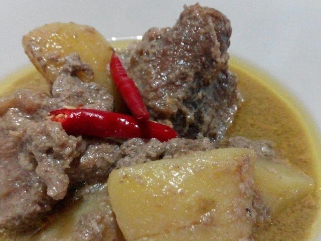 Gambar Ayam Kurma Makanan Khas Sumatera Barat