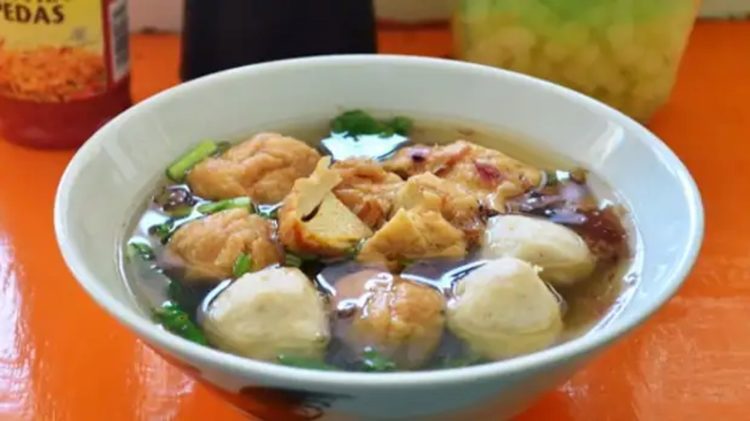 Wisata kuliner bakso kakap makanan khas Semarang 