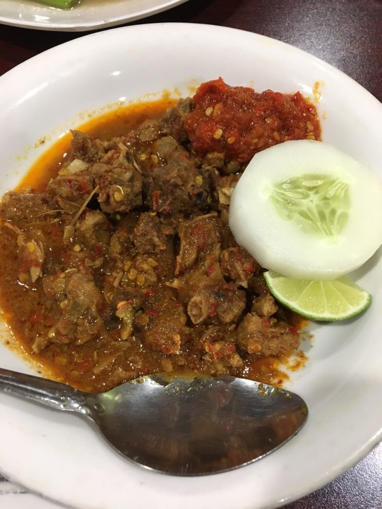Bebek Palekko adalah Makanan Khas Makassar