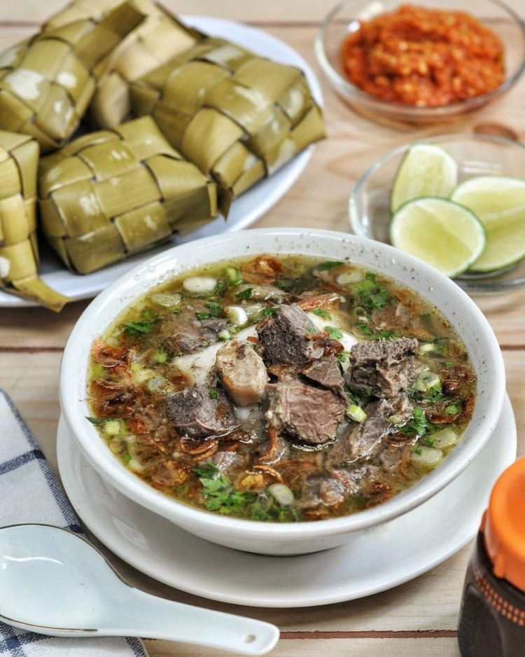 Coto Makassar adalah Makanan Khas Makassar