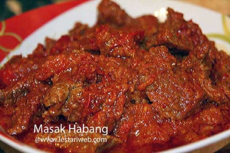 Makanan khas kalimantan Selatan bernama daging masak habang dan penjelasannya