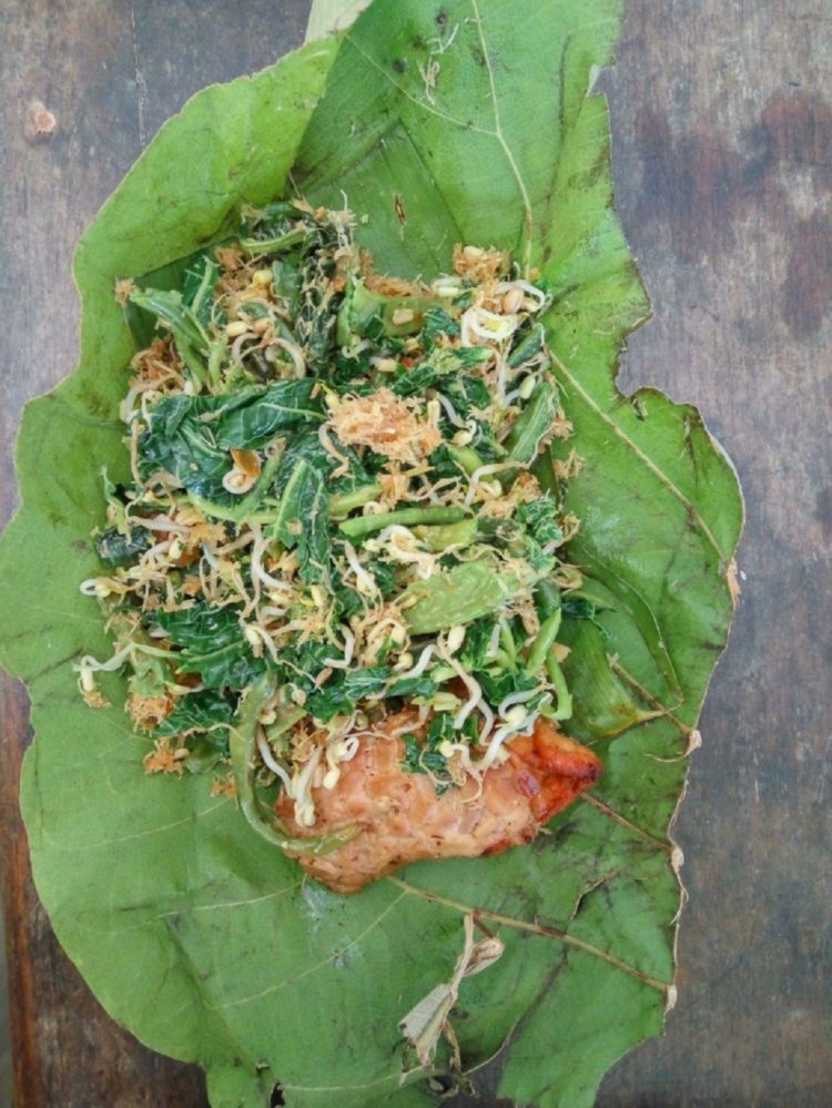 gudangan adalah makanan sejenis urap dalam daftar makanan khas Semarang 