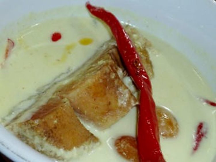 Makanan khas kalimantan Selatan bernama haruan betanak atau ikan haruan masak santan