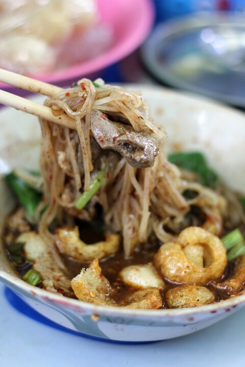 Contoh Makanan khas Thailand Guay Teow Rhua