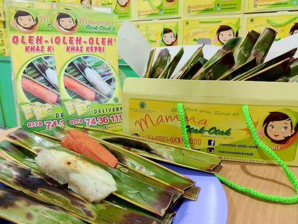 Mama otak otak salah satu oleh oleh khas batam kekinian