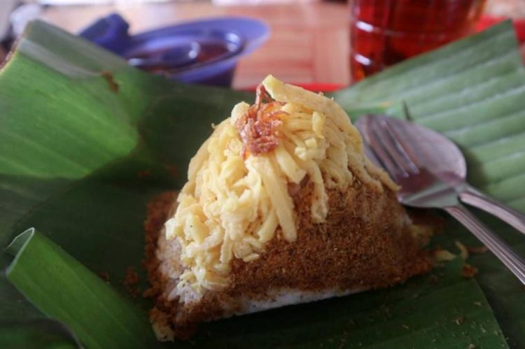 Nasi kabuli adalah makanan khas kalimantan Selatan yang paling terkenal dan enak