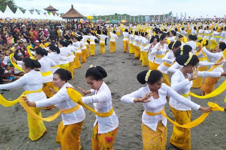 bentuk pola lantai tari rejang renteng