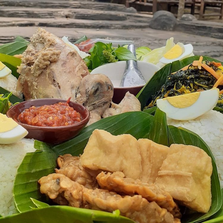 Foto Sego Ingkung Makanan Khas Jogja