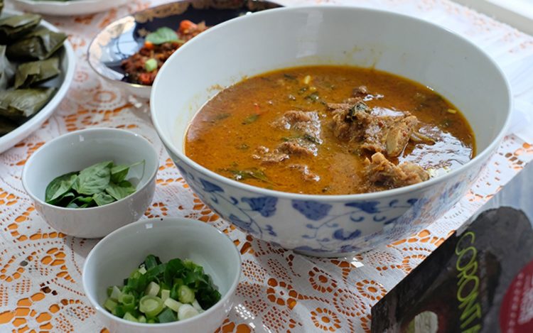 Makanan khas Gorontalo dan keterangannya bernama tabu moitomo