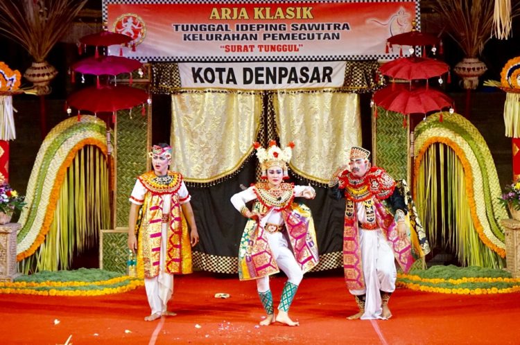 gambar tari bali arja