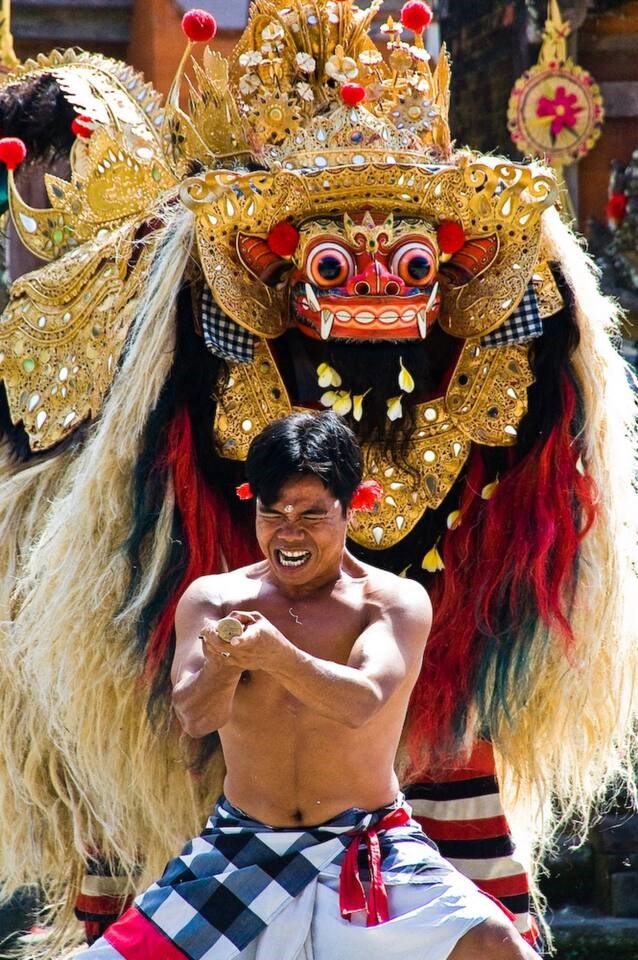 gambar tari bali barong