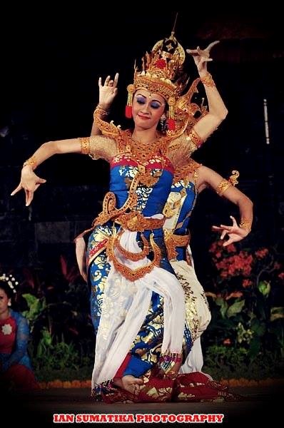 gambar tari bali saraswati