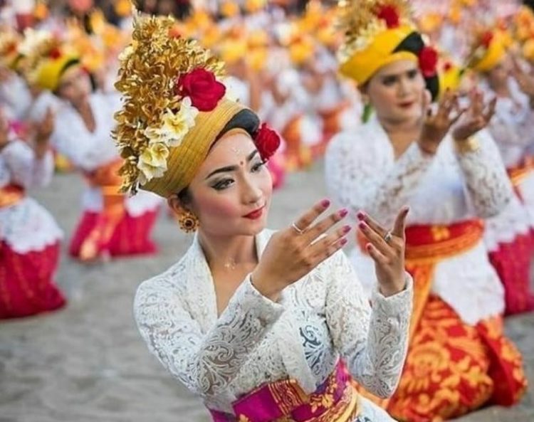 gambar tari bali tenun