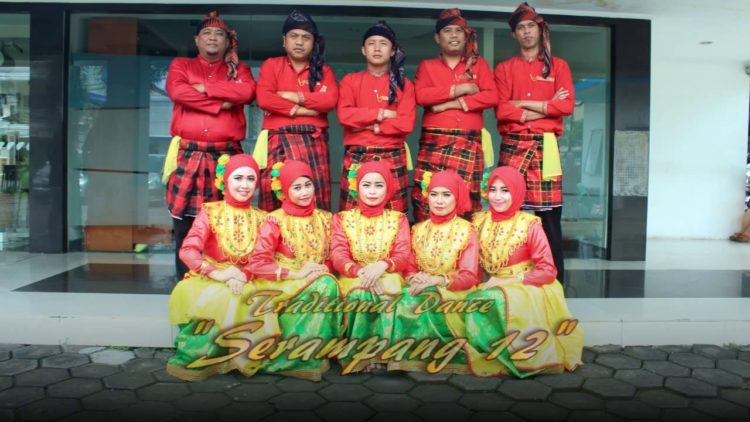 Tarian daerah Sumatera Utara adalah Tari Serampang Dua Belas