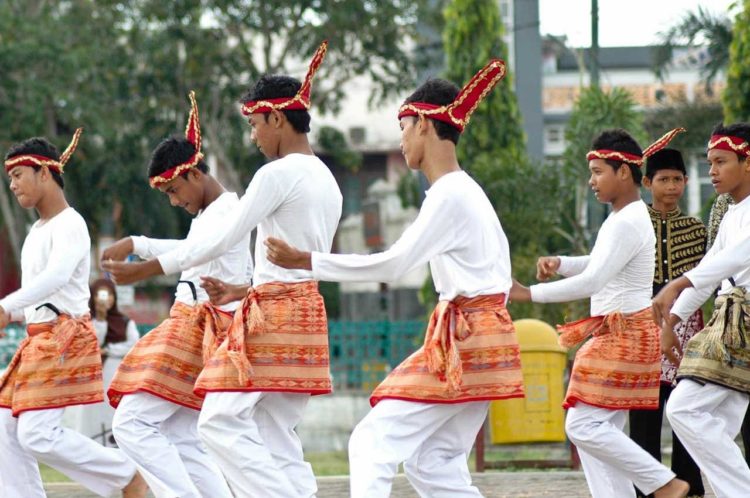 Tari Seudati ragam gerak dan babak