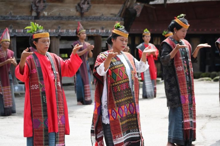 gambar tari tor tor saudara parsaoran