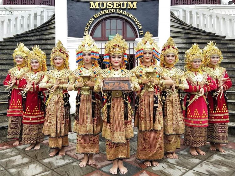 Tari gending srwijaya berasal dari Palembang