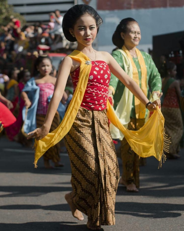 tari gambyong memiliki ciri