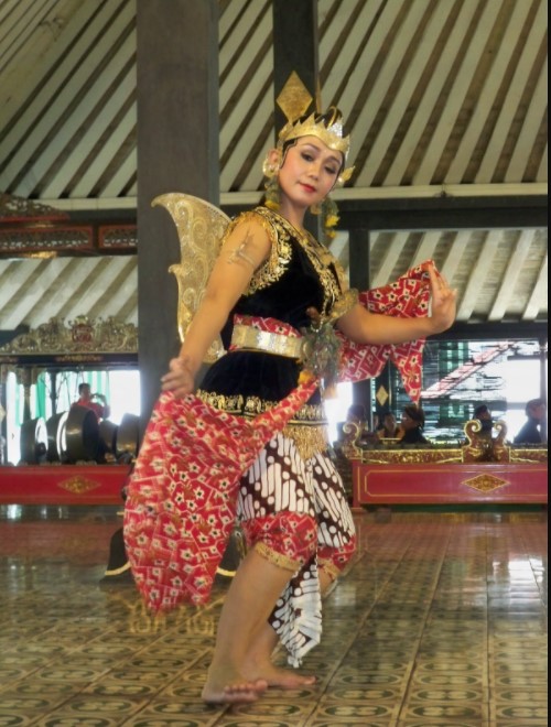 gambar tari tunggal tari serimpi jawa tengah