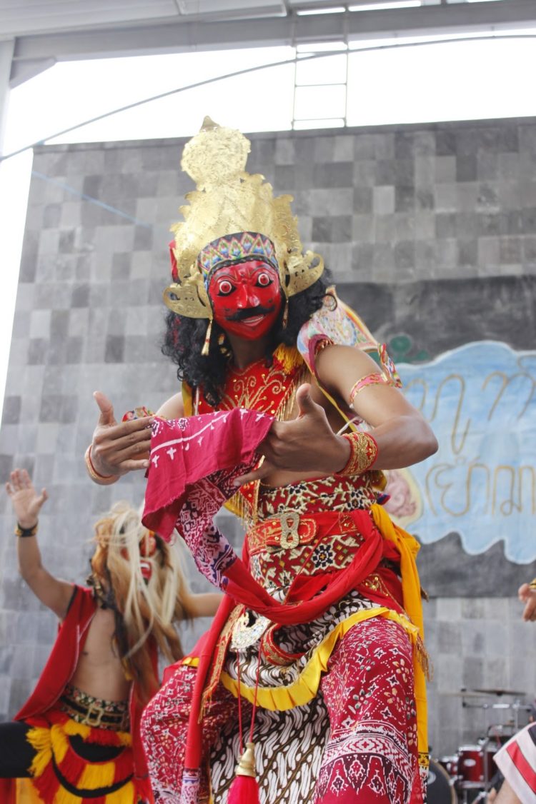 gambar foto pemeran klono sewandono tari reog ponorogo