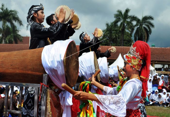  Lengkap Tari Rampak Bedug  Sejarah Pola Kostum Musik 