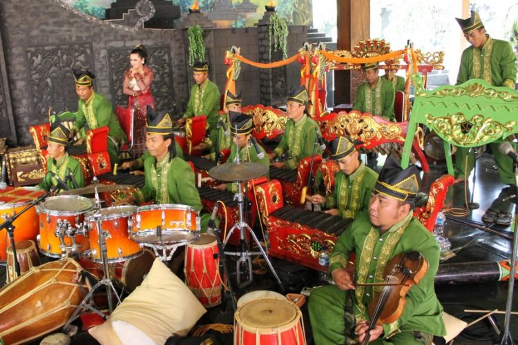 musik pengiring tari gandrung