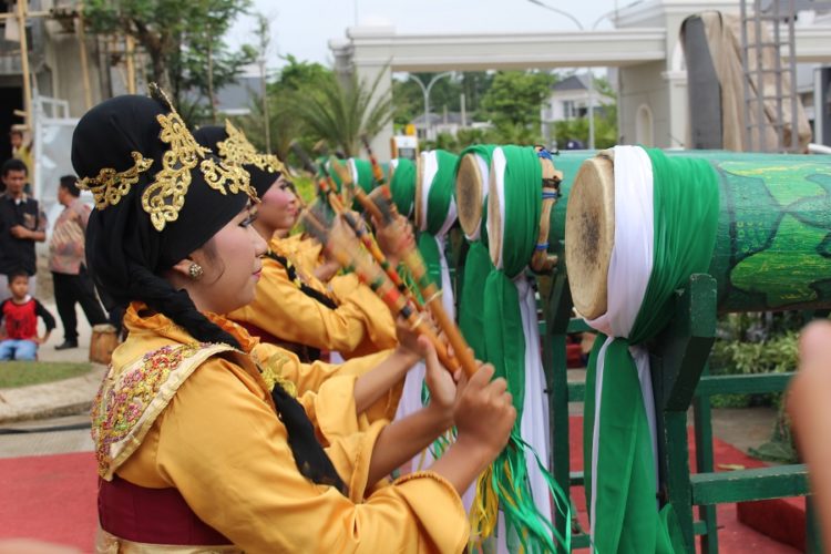 iringan tari rampak bedug