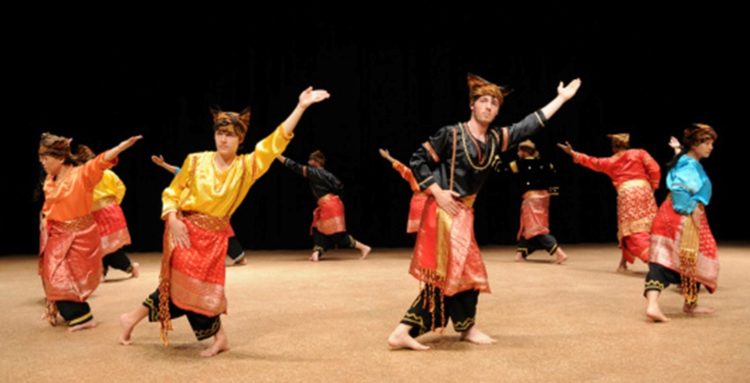 tari randai dengan makna keunikan dan fungsi khas minangkabau