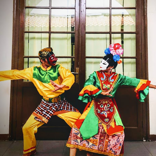 busana tari topeng betawi