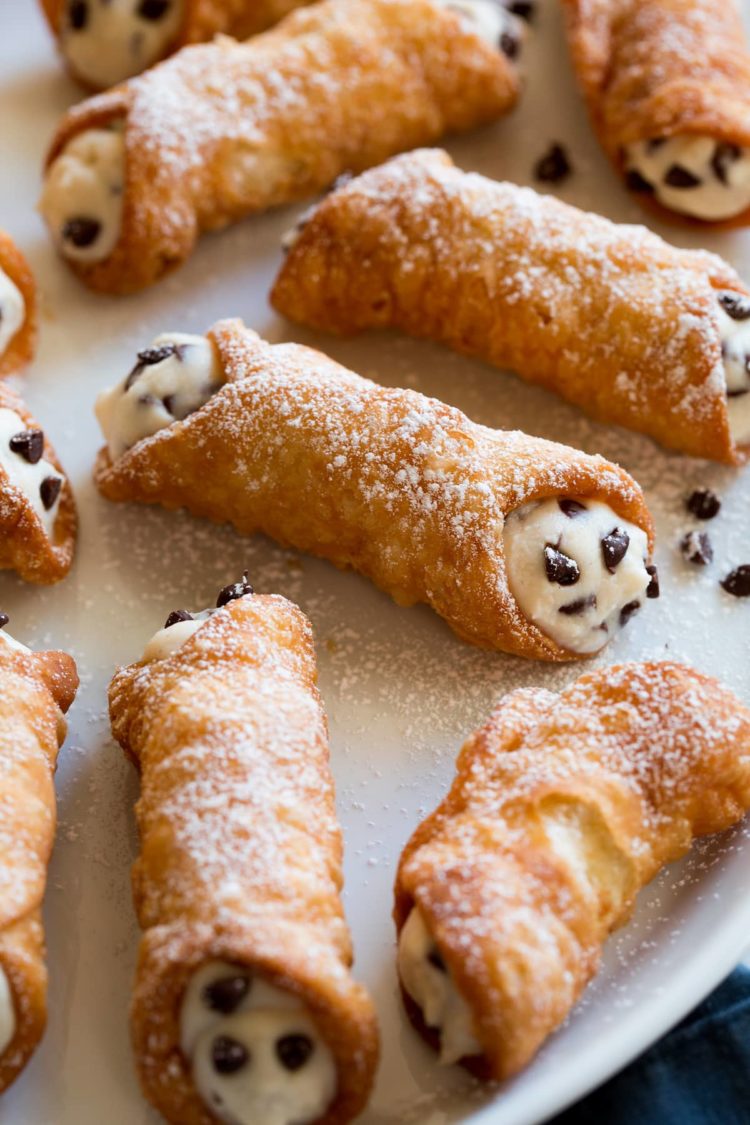 cannoli makanan khas Italia