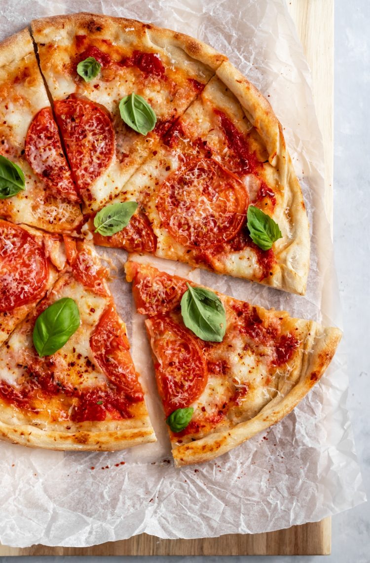 pizza margherita makanan khas Italia