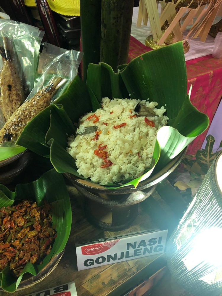 foto makanan khas banten nasi gonjleng