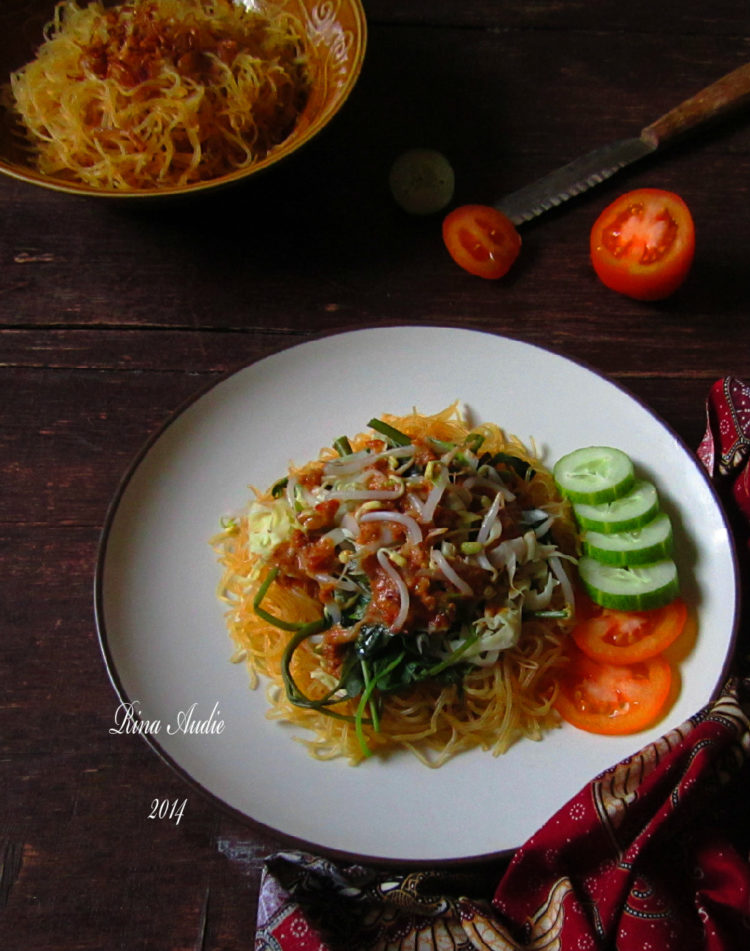 foto makanan khas betawi pecel bihun