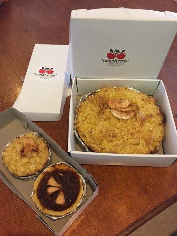 foto makanan khas bogor Pia Apple Pie