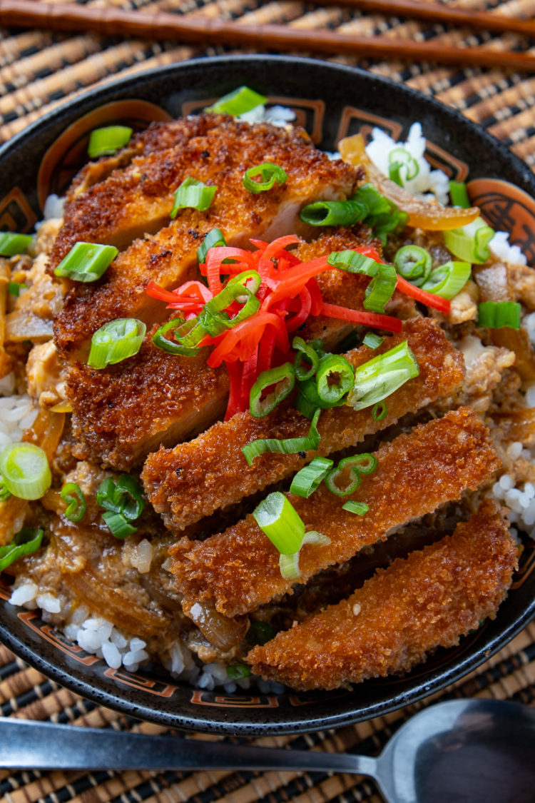 foto makanan khas jepang tonkatsudon