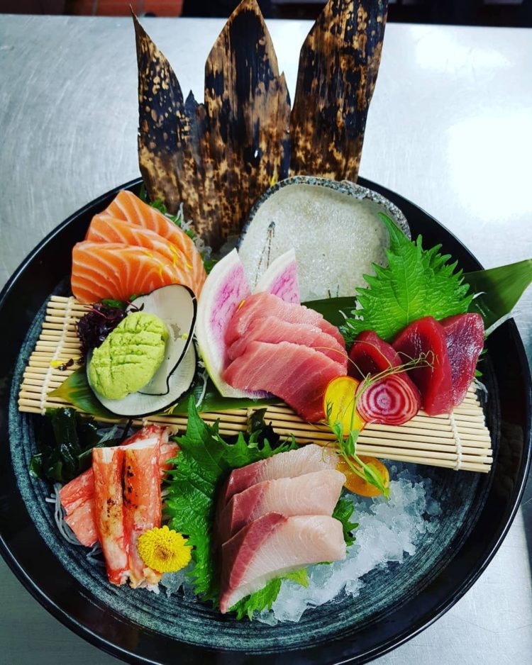 foto makanan khas jepang sashimi