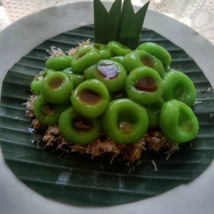 kue gegicak adalah makanan khas kalimantan timur 