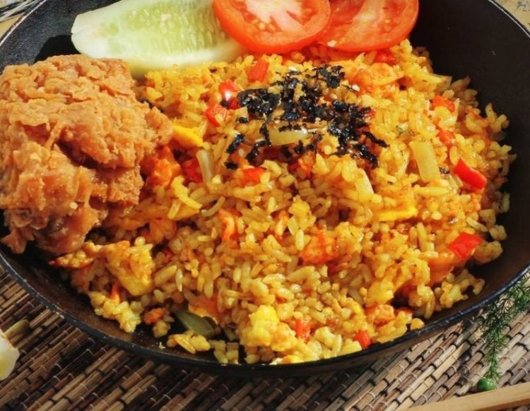 nasi goreng potre koneng adalah makanan khas madura