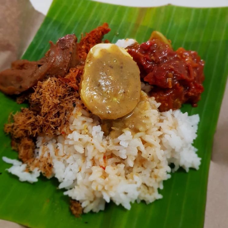 nasi jajan adalah makanan khas madura