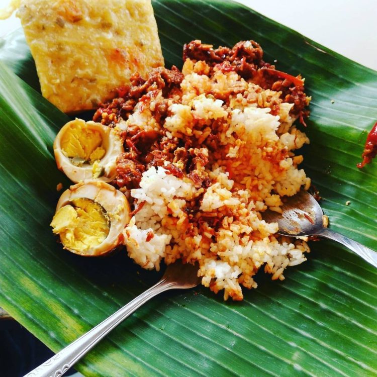 nasi setan adalah makanan khas madura