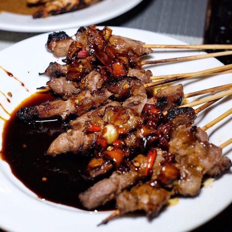 sate daging kecap asin adalah makanan khas madura