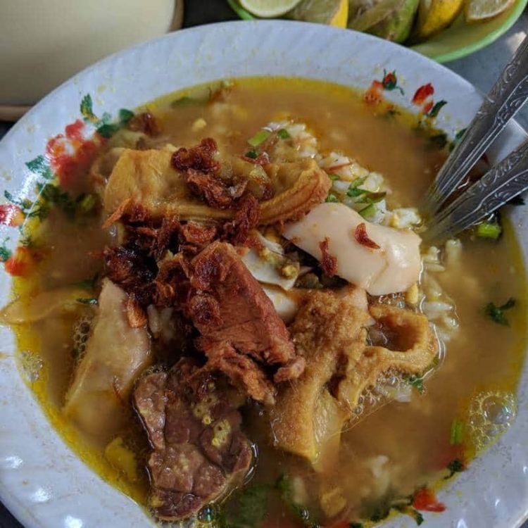 soto madura adalah makanan khas madura