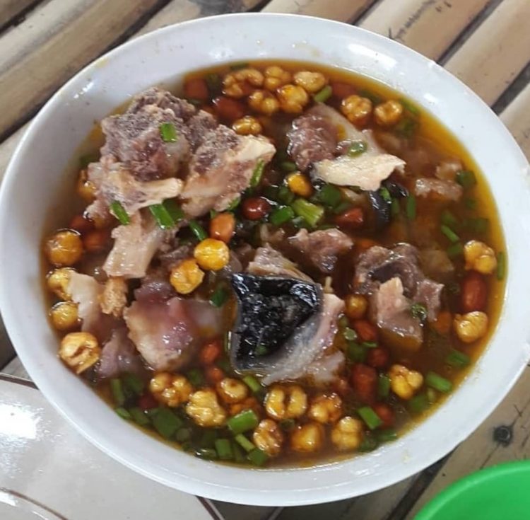 soto mata sapi adalah makanan khas madura