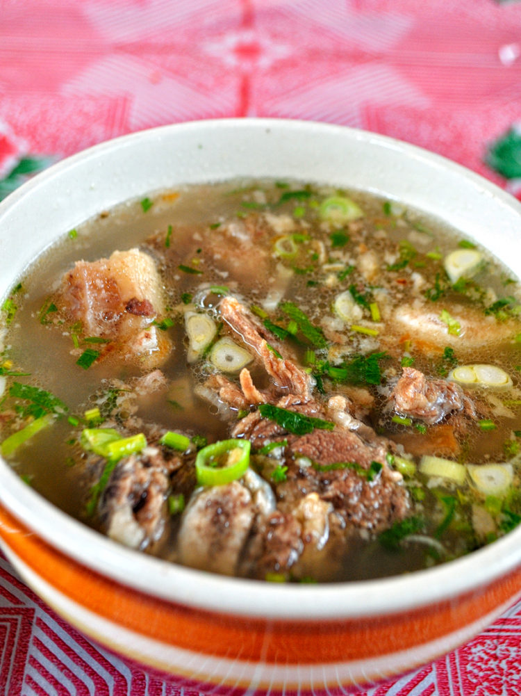 foto makanan khas riau sop tunjang