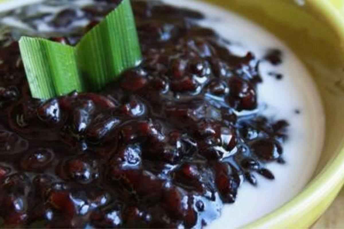 gambar makanan khas singapura pulut hitam