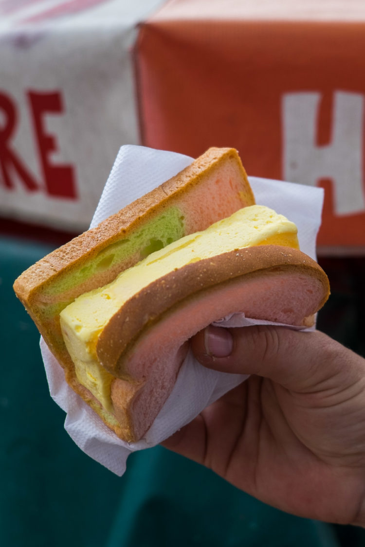 foto makanan khas singapura roti es krim singapura