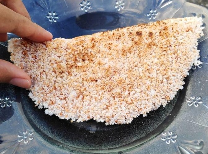 kerak sagu adalah makanan khas sulawesi tengah 
