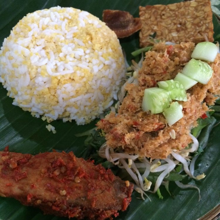 nasi jagung adalah makanan khas sulawesi tengah 