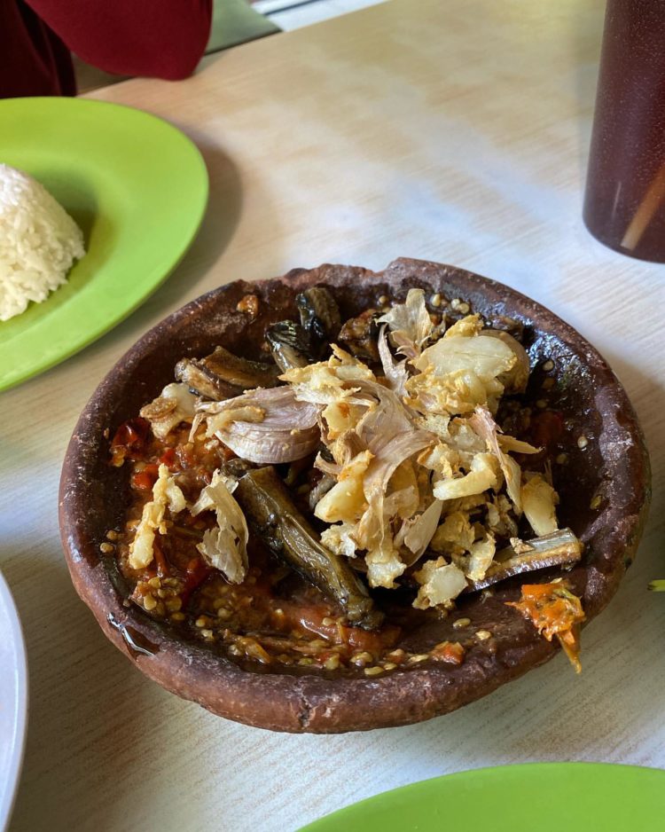 foto makanan khas surabaya belut surabaya