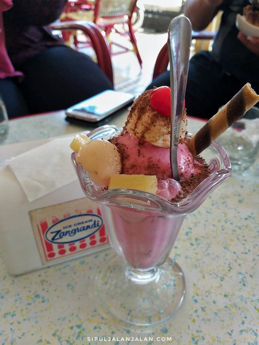 foto makanan khas surabaya es krim zangrandi